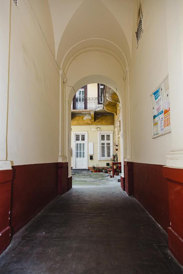 Old Town Apartman Budapest Esterno foto
