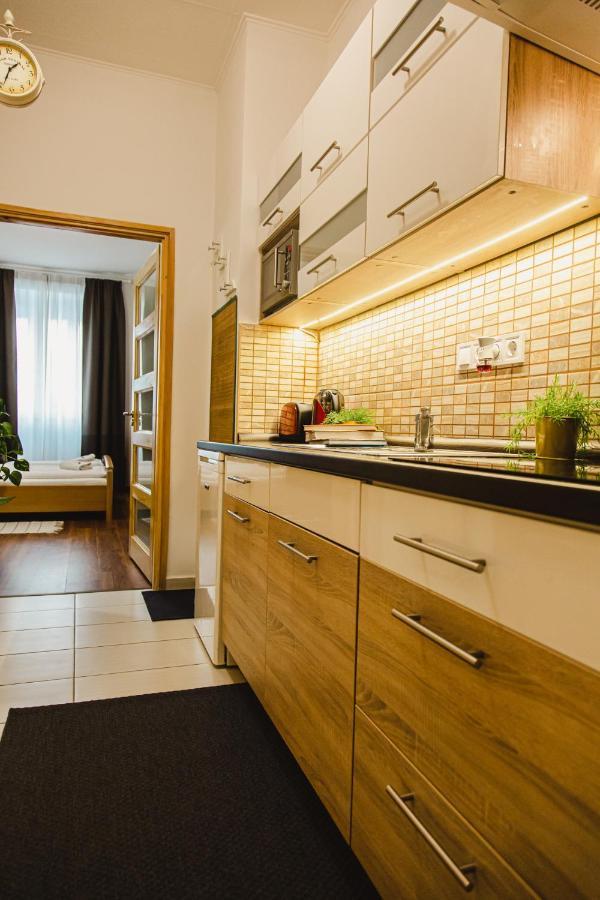 Old Town Apartman Budapest Esterno foto